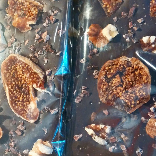 The fig/walnut/pepper bar by J Chocolatier