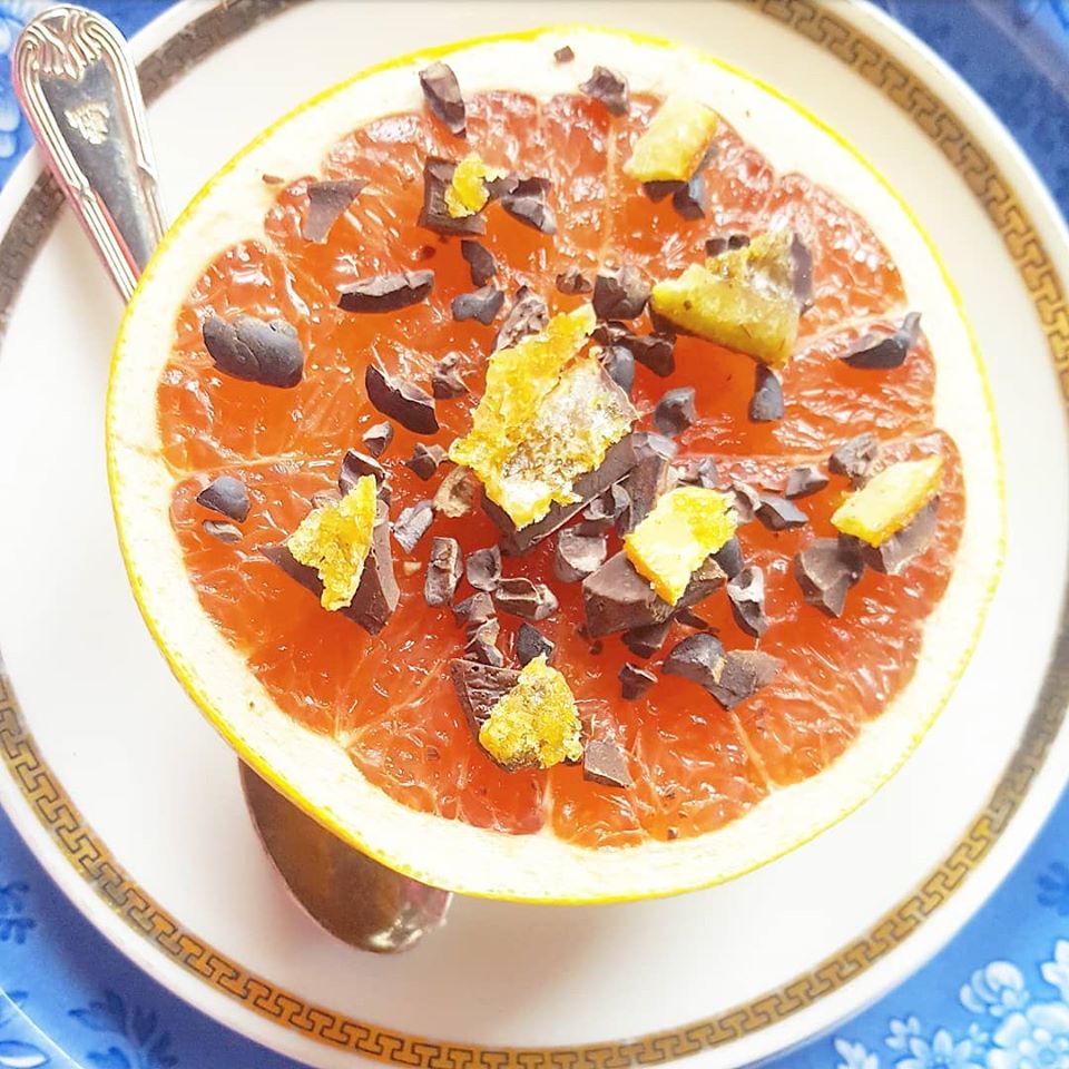 p and c on grapefruit half